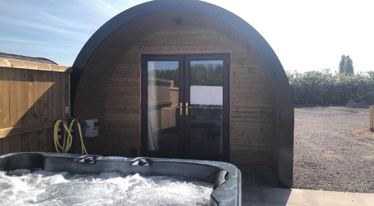 Hotel Superior Glamping Pod With Hot Tub Frodsham Esterno foto