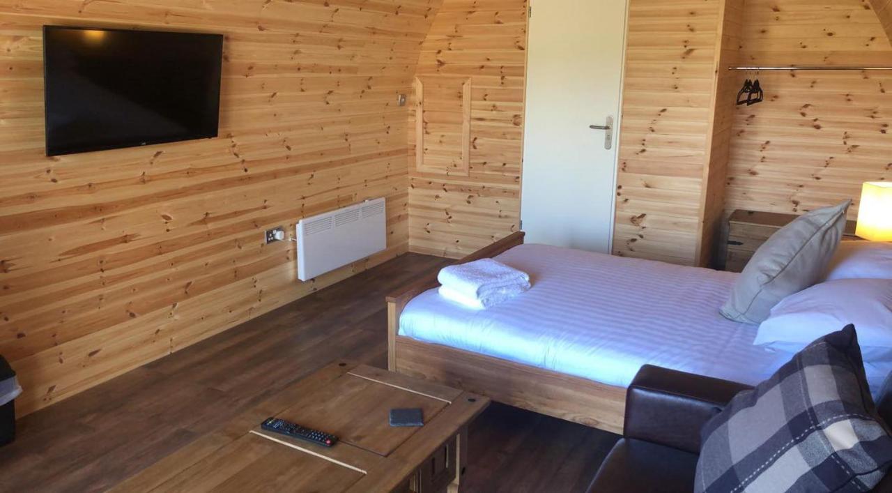 Hotel Superior Glamping Pod With Hot Tub Frodsham Esterno foto