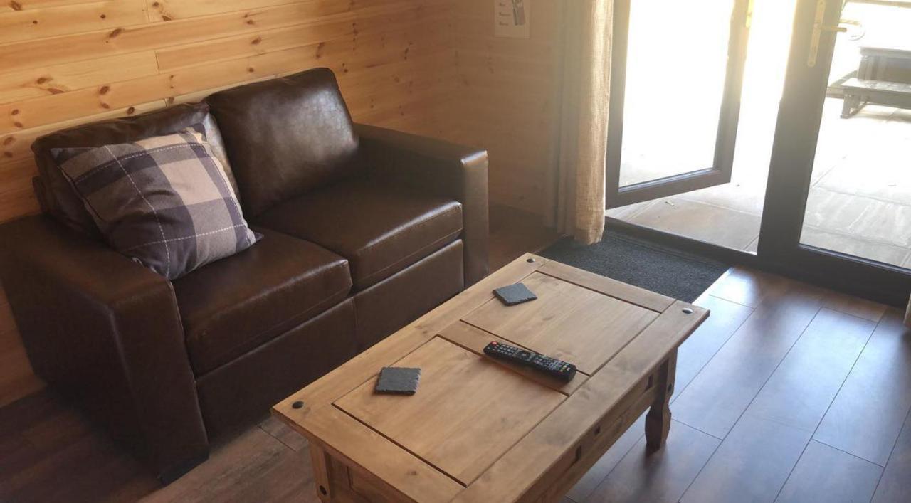 Hotel Superior Glamping Pod With Hot Tub Frodsham Esterno foto