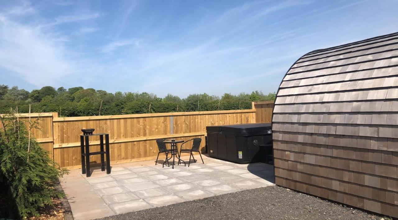 Hotel Superior Glamping Pod With Hot Tub Frodsham Esterno foto