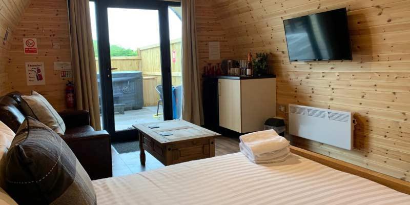 Hotel Superior Glamping Pod With Hot Tub Frodsham Esterno foto